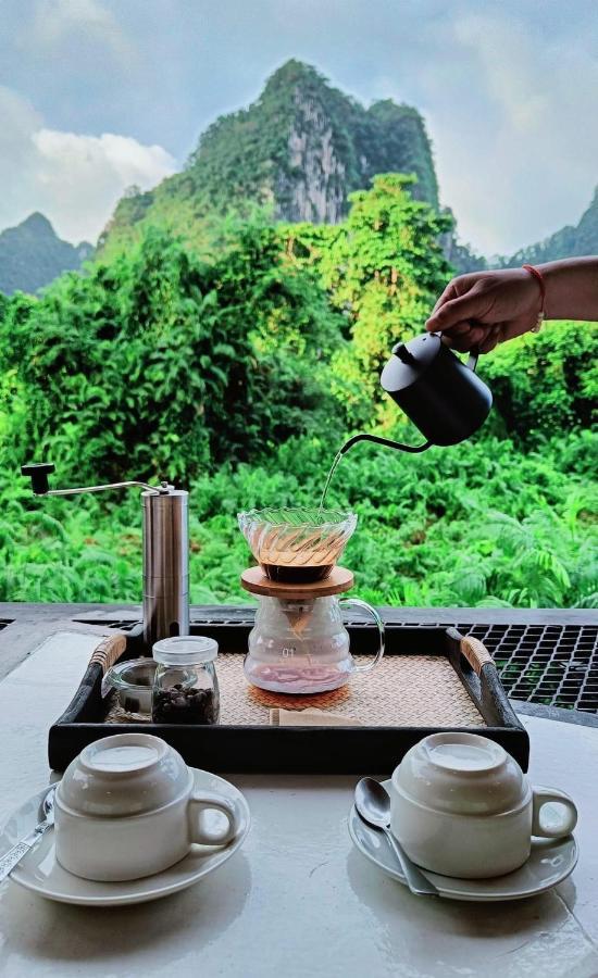 Hotel Bridge Hill Cafe Glamping à Khao Sok National Park Extérieur photo