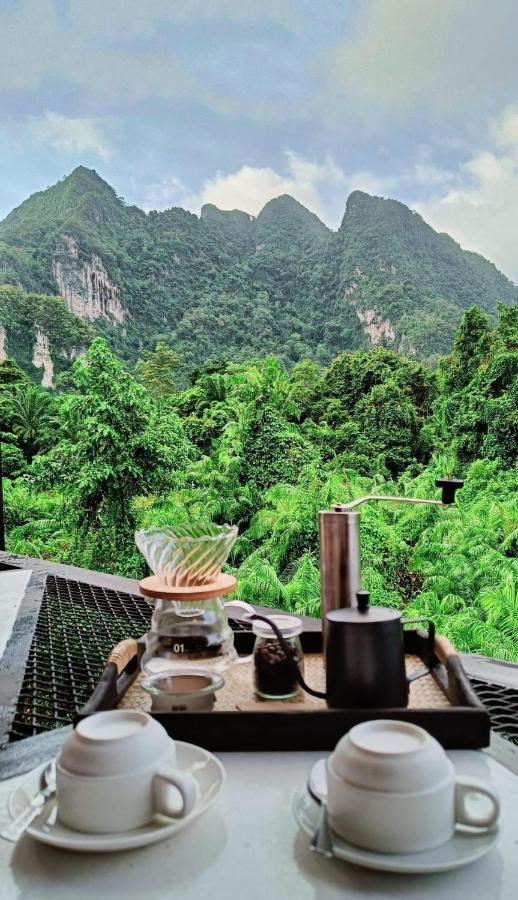 Hotel Bridge Hill Cafe Glamping à Khao Sok National Park Extérieur photo